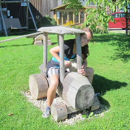 Baby- Und Kinderhof Aicherbauer Seeham