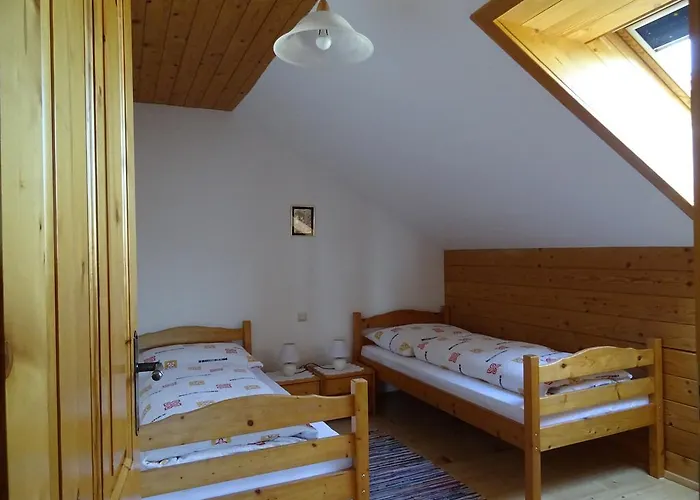 Baby- Und Kinderhof Aicherbauer Farmház *